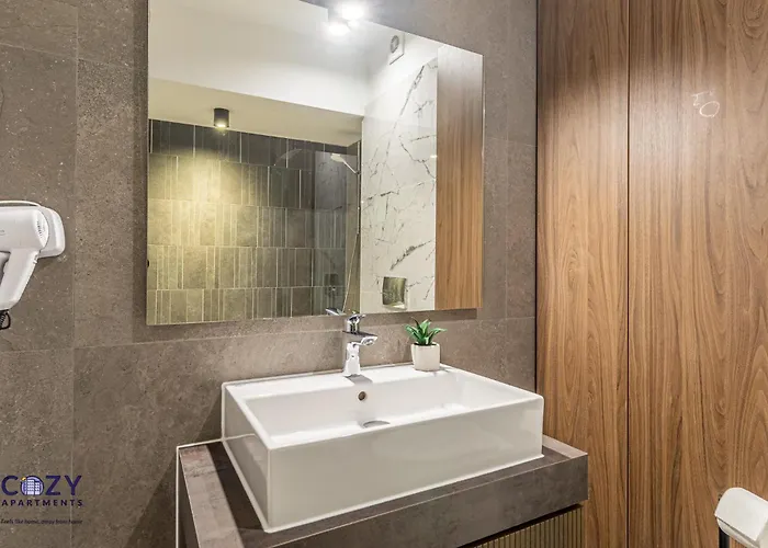 Luxury Residences & In At Coresi Mall *